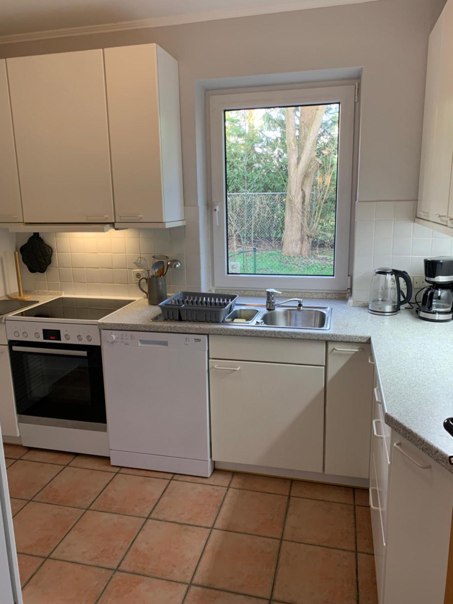Sonniges Garten-apartment In Ruhiger Parklage