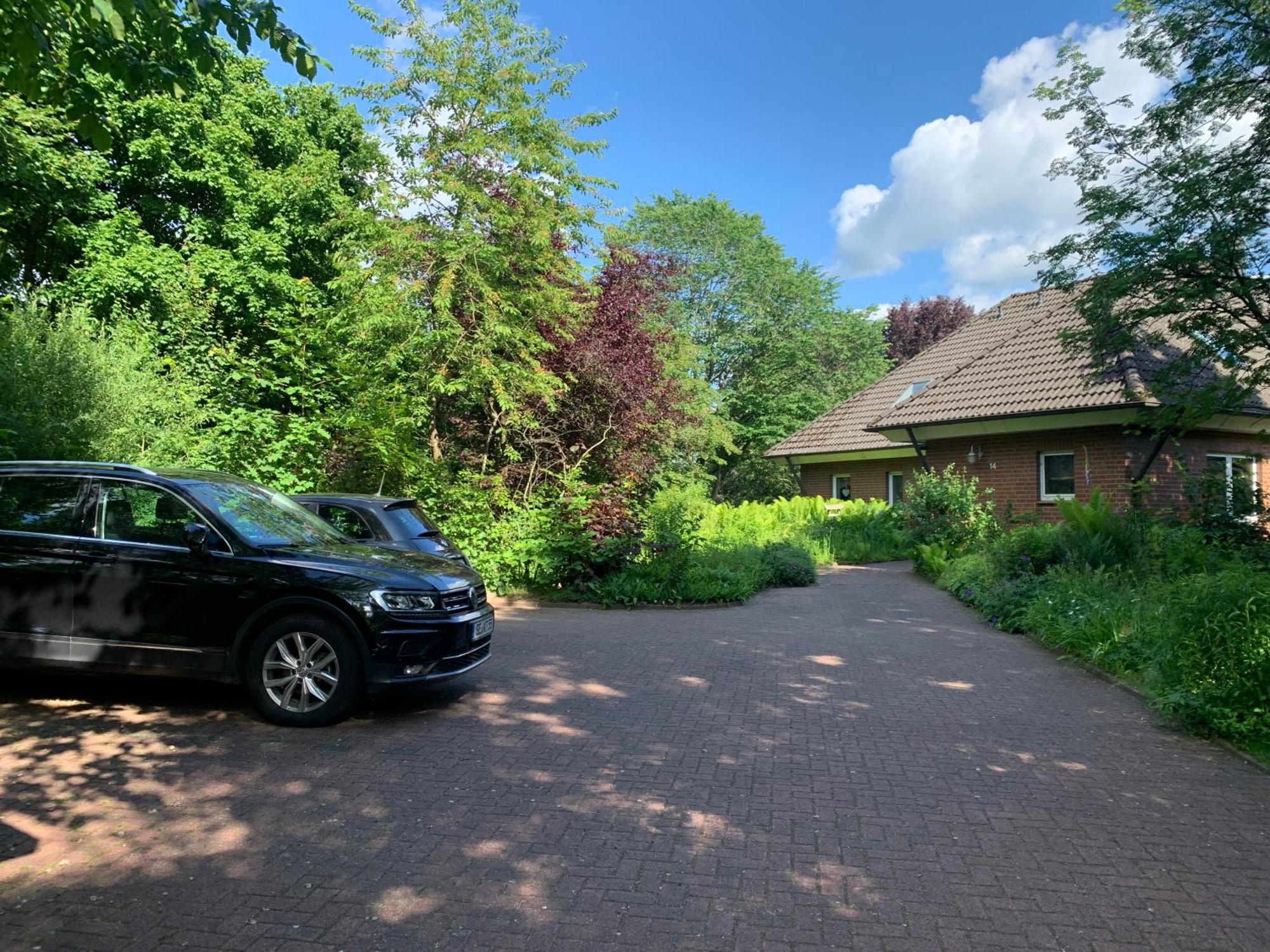 Sonniges Garten-apartment In Ruhiger Parklage * Bad Segeberg